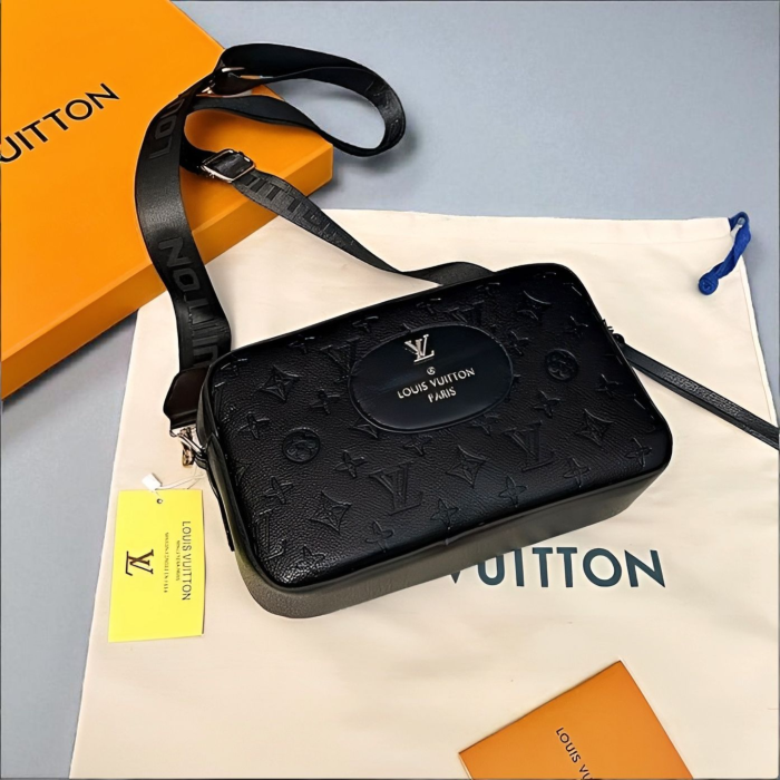 Louis Vutton SB-01 Luxurious Professional Waterproof Leather Trendy Side Body Bag For Unisex